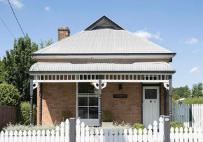 Prince Street Cottage - 1890’s Edwardian Gem